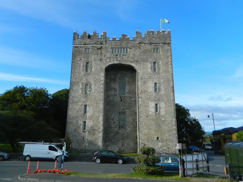 Bunratty Castle: History, Restoration and Planning a Visit