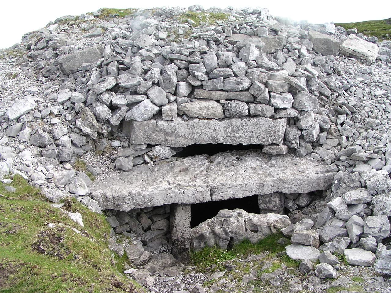 Cairns in Ireland: A Visitor Guide to Loughcrew Passage Tombs