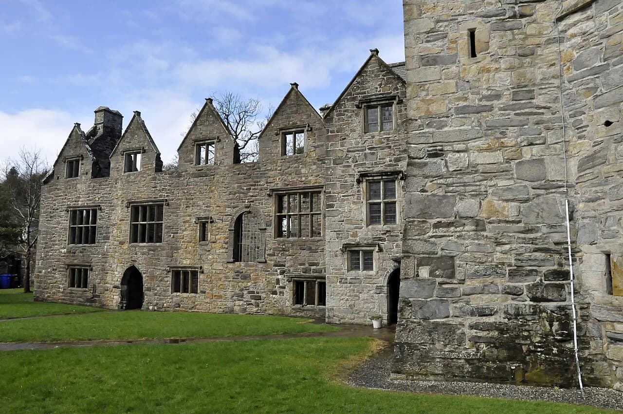 Glebe Gallery and Garden: Derek Hill House Visitor Guide