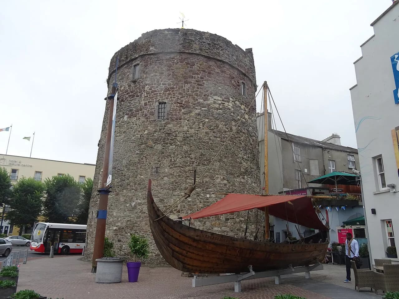 Irish Architecture: Monuments That Explain Ireland