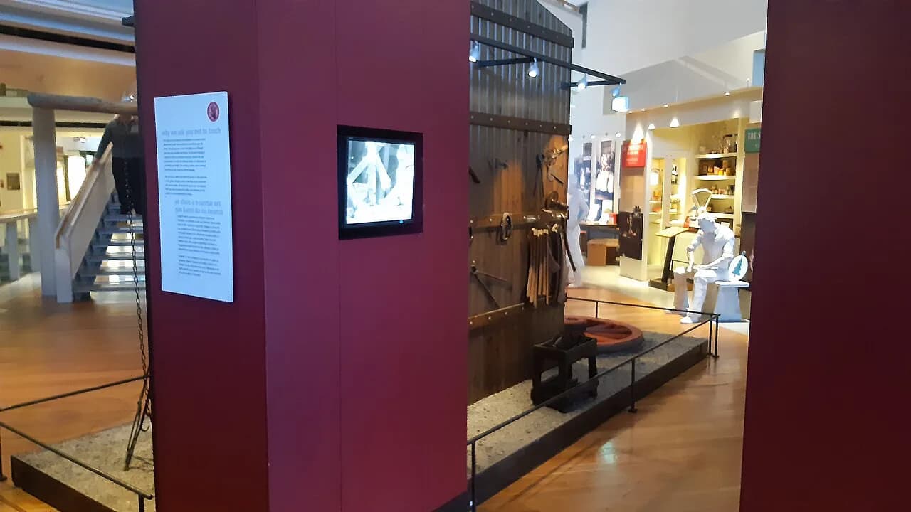 Irish Folk Art: Vernacular Objects at Turlough Park