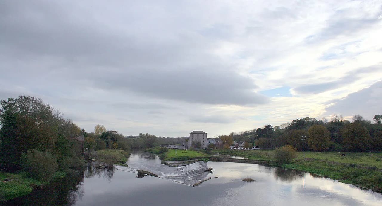 Irish Pottery: Museum Ceramics and Working Potteries