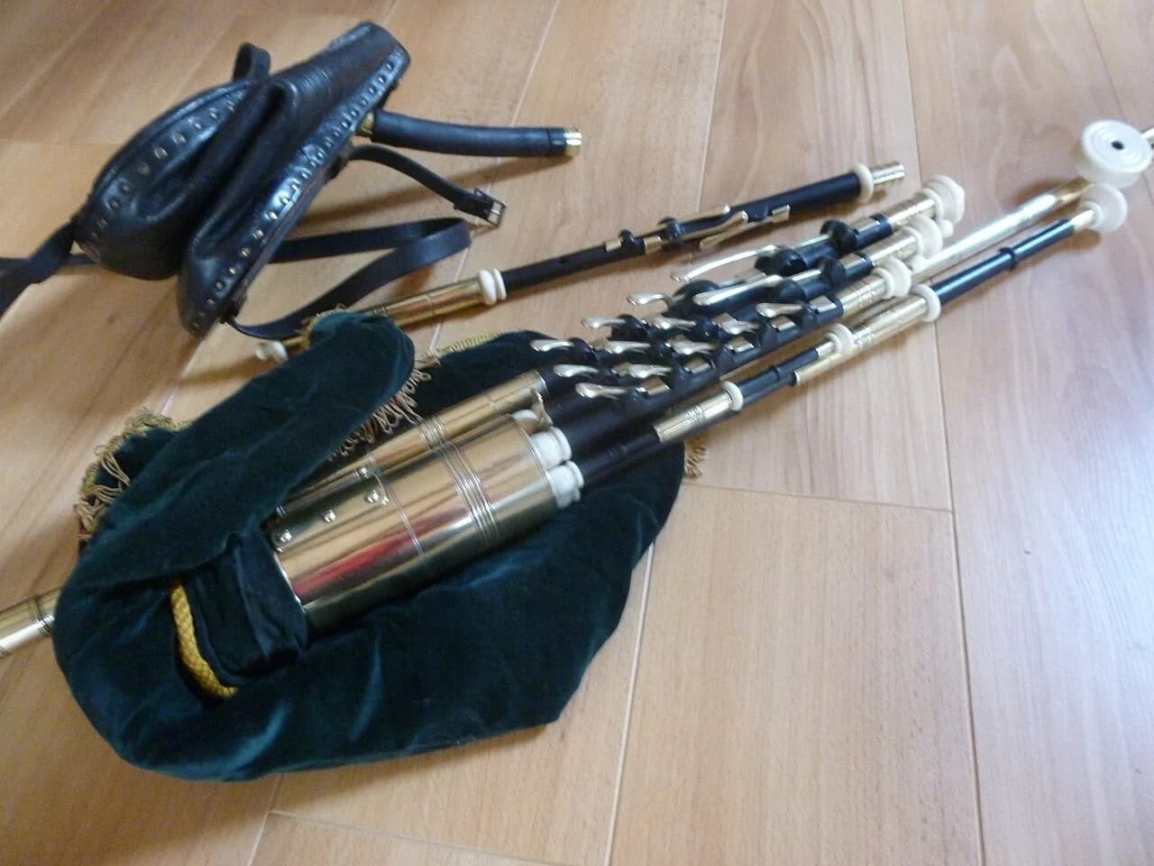 Irish Uilleann Pipes: The Instrument, Its History and Where to Start