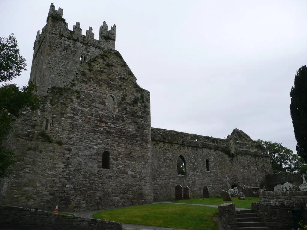 Jerpoint Abbey: A Visitor Guide to the Cistercian Ruins