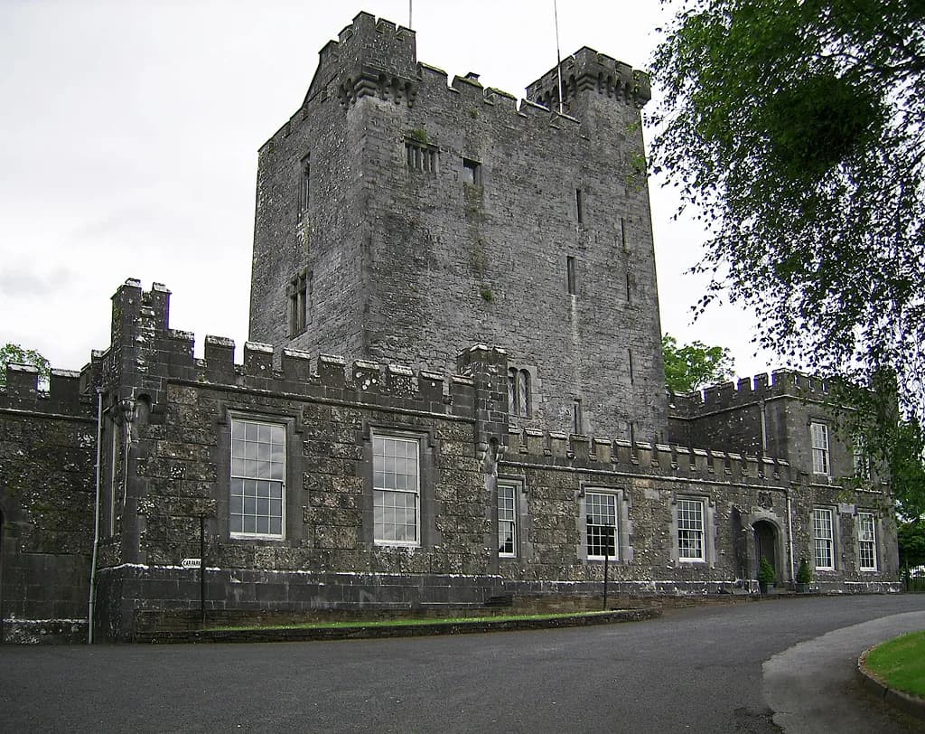 Knappogue Castle, Co. Clare: Banquet and Garden Visitor Guide
