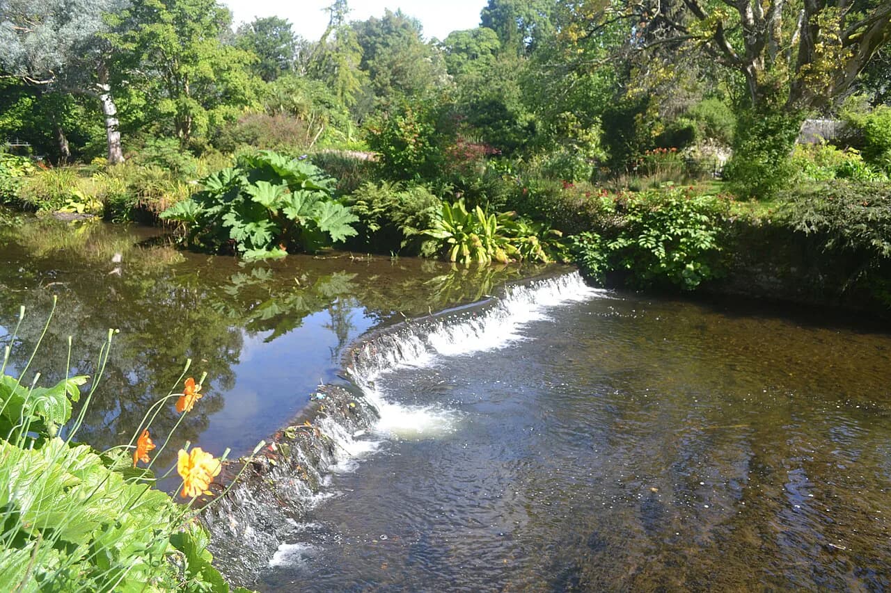 Mount Usher Gardens: A Robinsonian Garden Guide, Wicklow