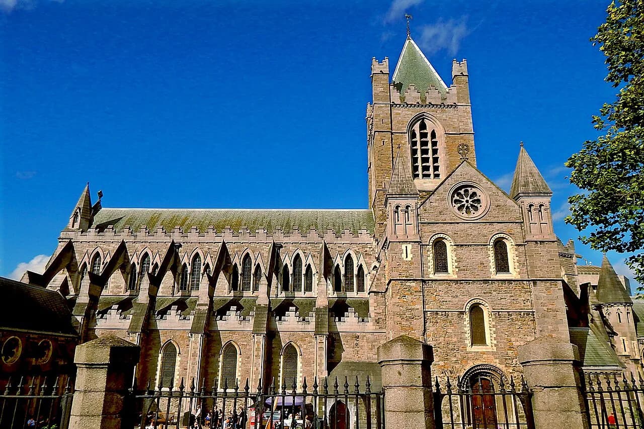 Strongbow in Ireland: History and the Monument Called His Tomb