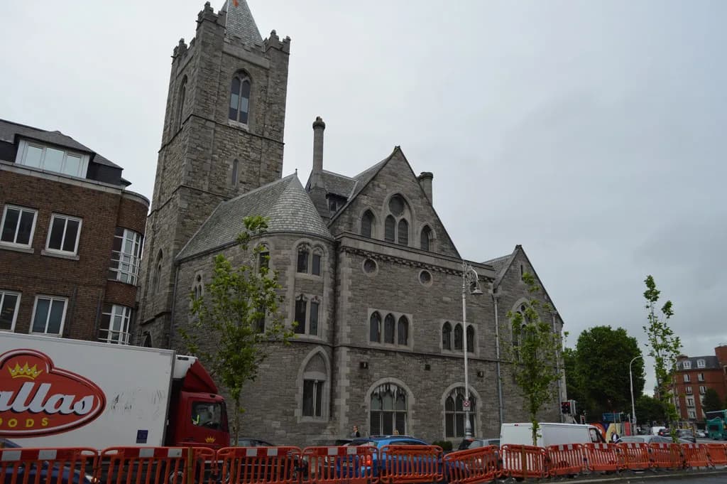 Dublin History Walking Tours: Guided, App and Self-Guided Options