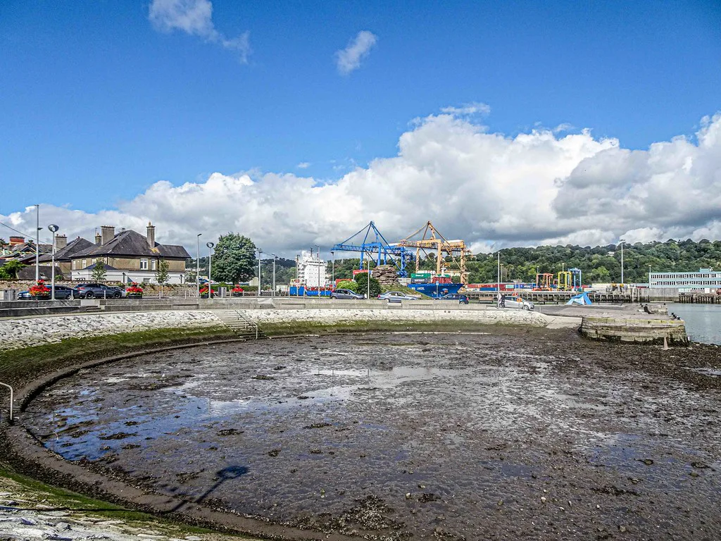 BLACKROCK VILLAGE [CORK CITY]. Resized and converted to WebP.