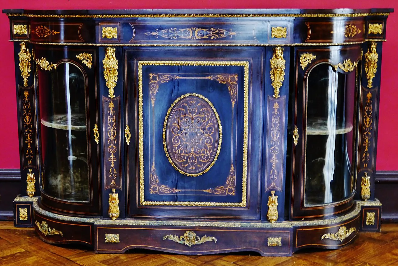 A cabinet in the Picture Gallery at Kilkenny Castle.