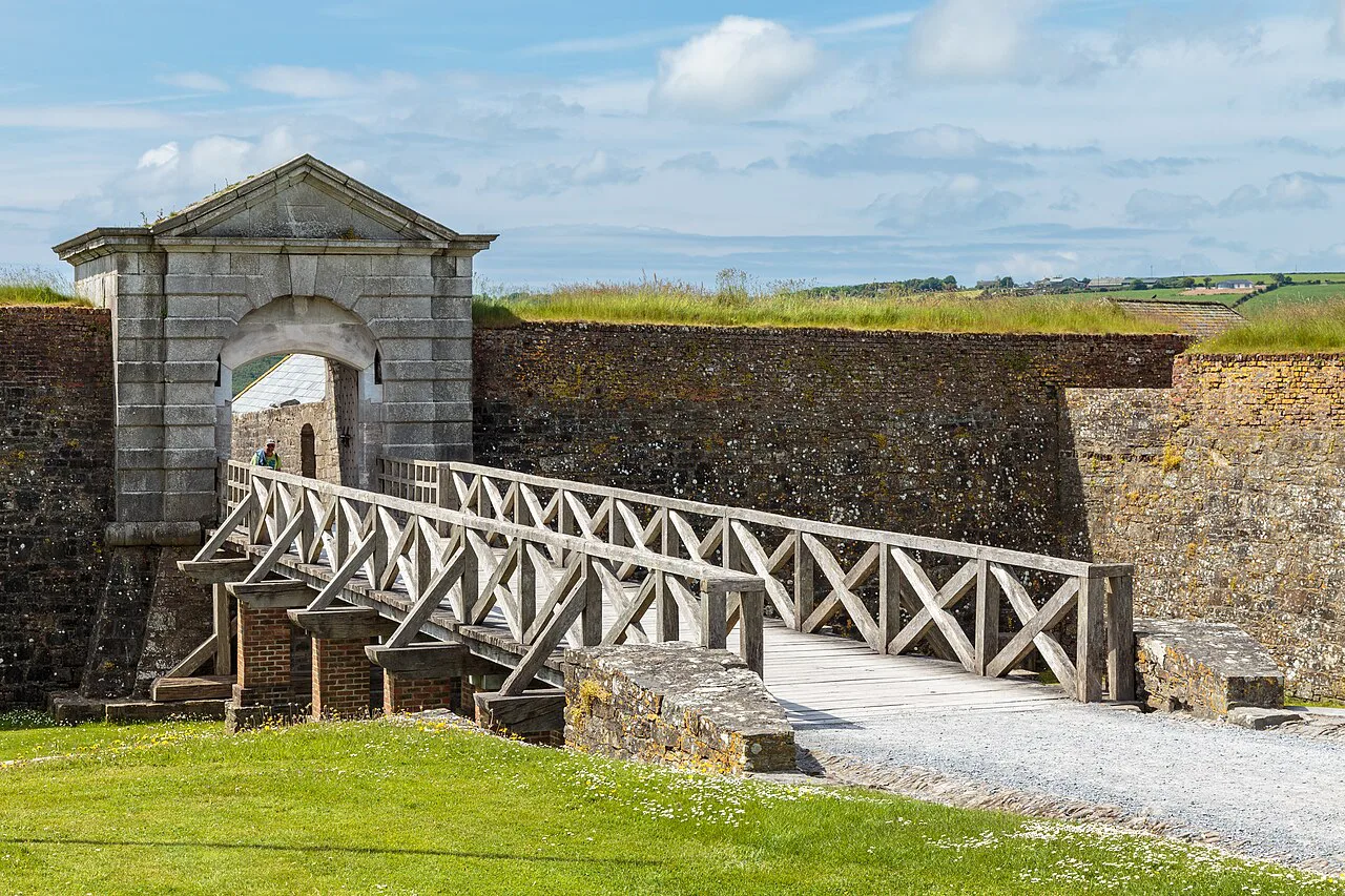 Entrance to Charles Fort in Kinsale, Co. Cork. Resized and converted to WebP.