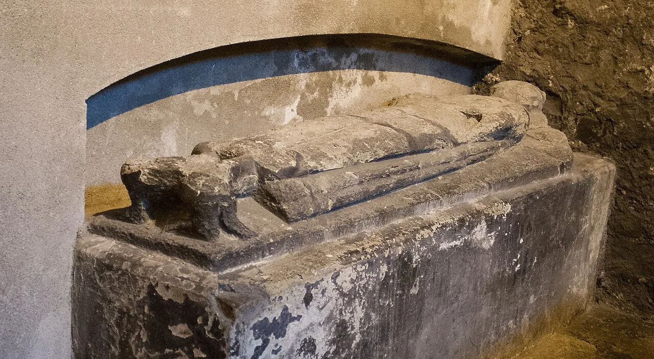 Medieval effigy in St Audoen's Church, Cornmarket, Dublin.