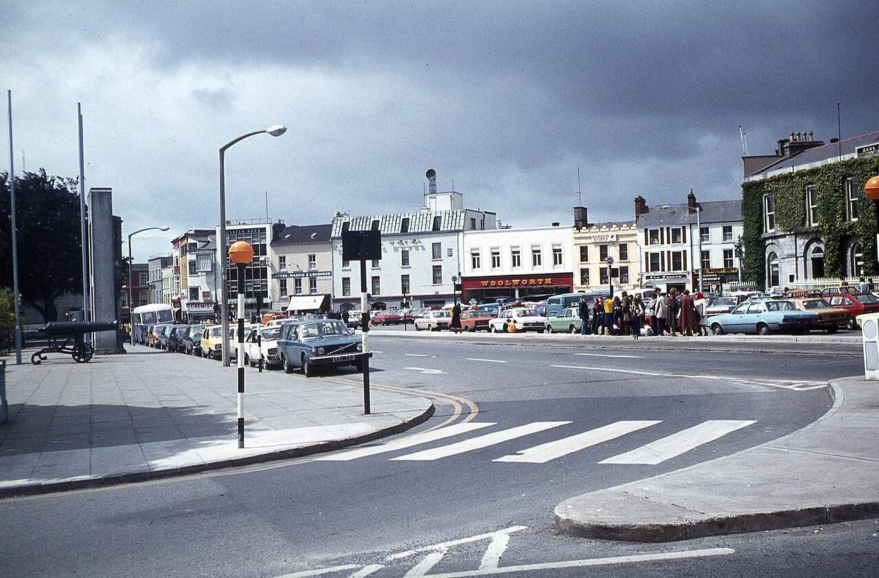 Eyre Square, Galway. Resized and converted to WebP.