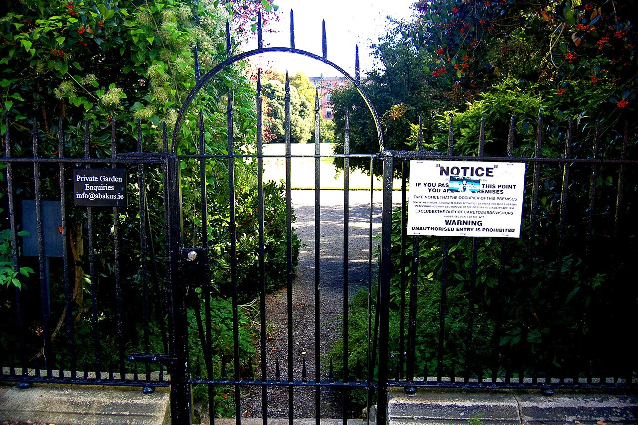 Gate to Fitzwilliam Square garden, Dublin.