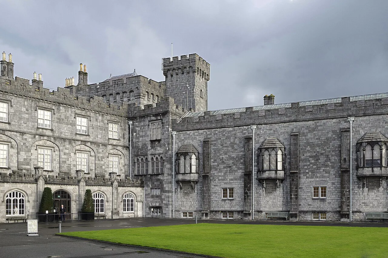 Ireland Kilkenny Castle BW 10-18