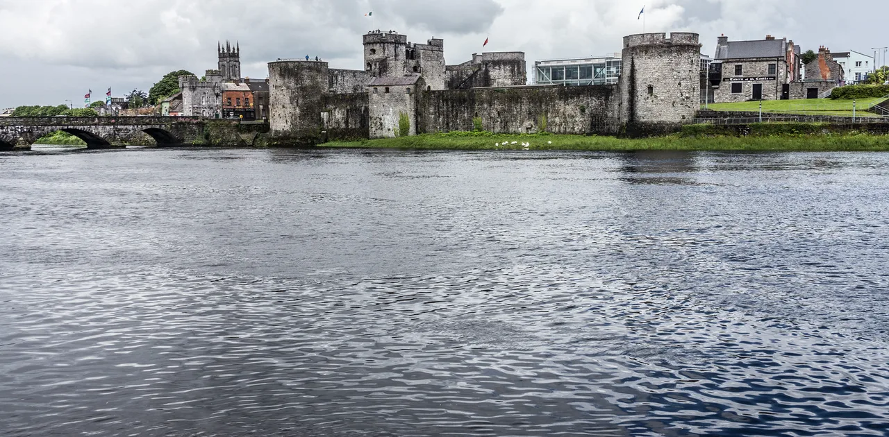 KING JOHN'S CASTLE - IMAGES FROM THE STREETS OF LIMERICK. Resized and converted to WebP.